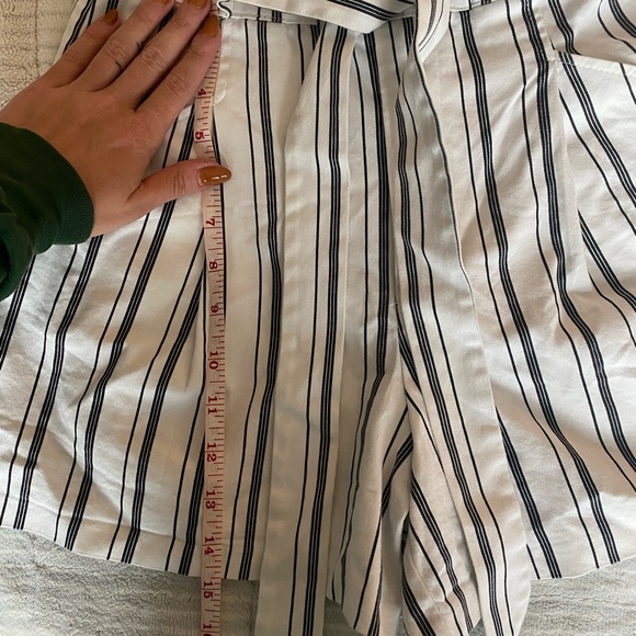 Zara Shorts - Picture 2 of 4